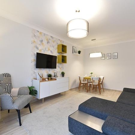 Királykút 2 apartman - ingyen parkolás, bicajok, ac Székesfehérvár Exterior foto